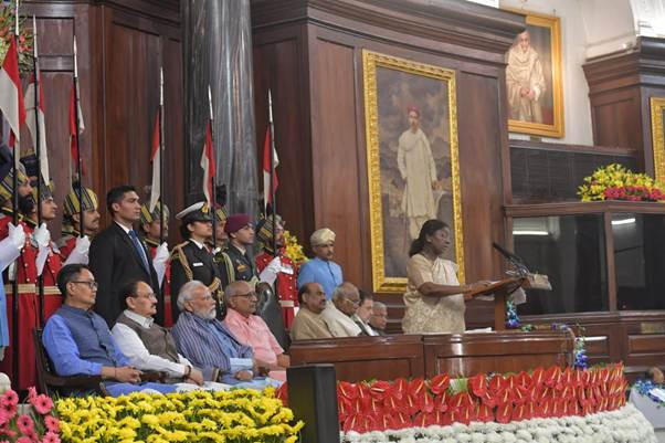 Hon’ble President of India launches 'Bharat Ke Samvidhan Mein Kala Aur Calligraphy' on Samvidhan Divas