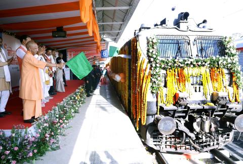 Hon’ble UP CM Shri Yogi Adityanath Flags Off ‘Somnath Swabhiman Yatra’ from Lucknow with 1008 Devotees