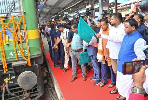Somnath Swabhiman Yatra Commences from Bhubaneswar; Hon’ble CM of Odisha Flags Off Pilgrimage with 1100+ Devotees